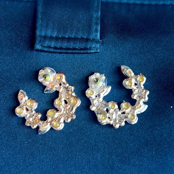 Brand new fun sparkly earrings - Picture 2 of 2